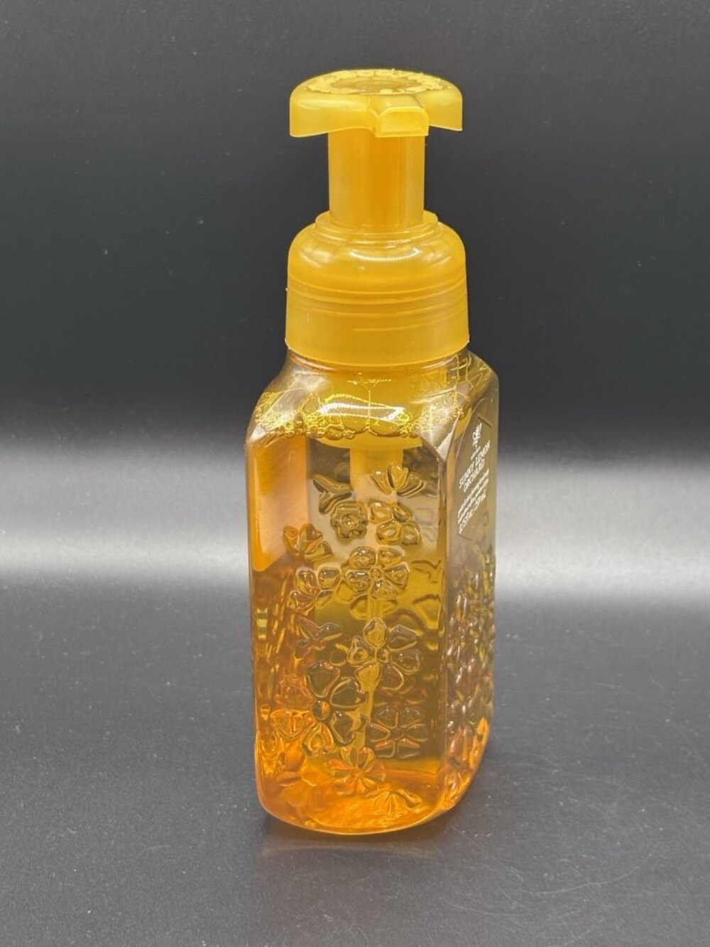 Bath & Body Works Sunny Lemon Orchard Gentle Foaming Hand Soap 8.75 oz Yellow - Picture 12 of 16